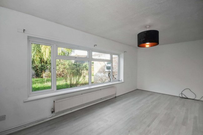 3 The Rhees, Colne, Huntingdon, Cambridgeshire PE28 3NA 2