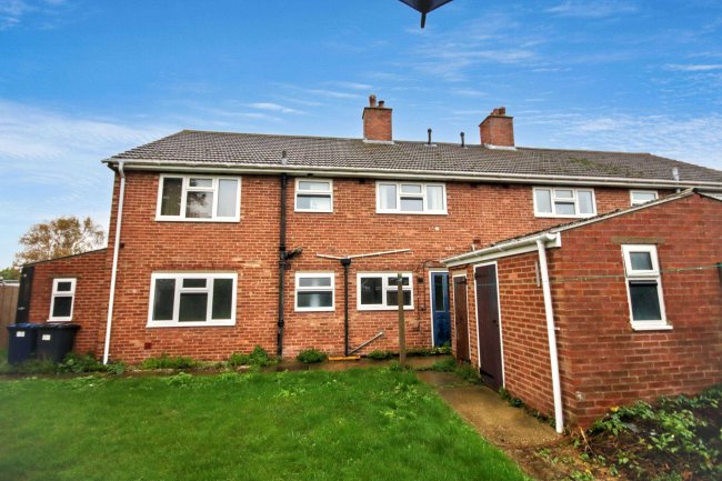 2A Kisby Avenue, Godmanchester, Huntingdon, Cambridgeshire PE29 2BZ 7