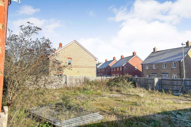 Land opposite Stotfold Library, Valerian Way, Stotfold, SG5 4NL 3