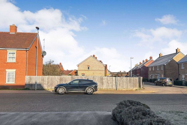 Land opposite Stotfold Library, Valerian Way, Stotfold, SG5 4NL 3