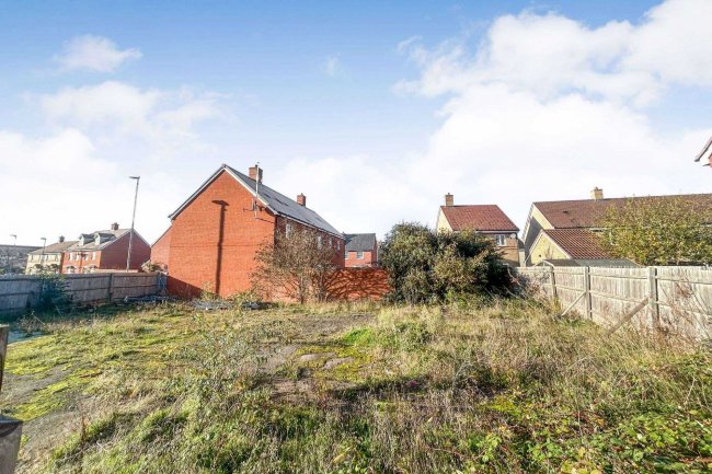 Land opposite Stotfold Library, Valerian Way, Stotfold, SG5 4NL 3