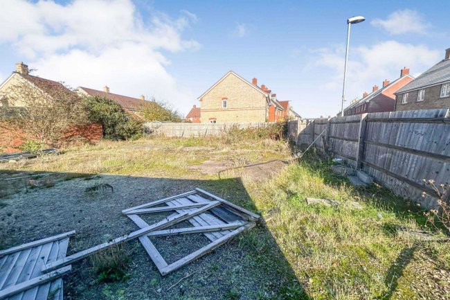 Land opposite Stotfold Library, Valerian Way, Stotfold, SG5 4NL 3