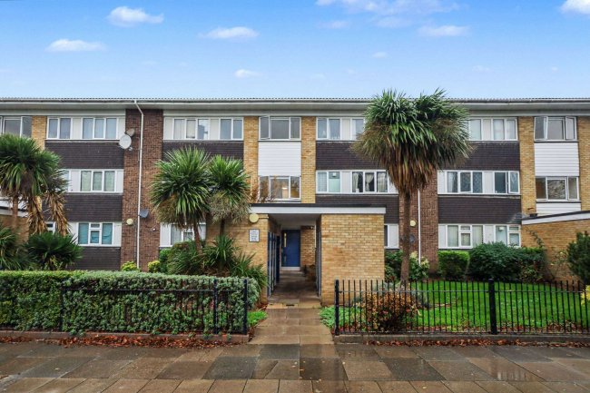 51 Barnes Wallis Court, Barnhill Road, Wembley HA9 9DN 8