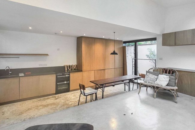 46a Rainham Road, Kensel Green, London NW10 5DG 10