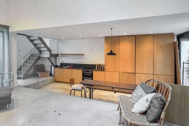 46a Rainham Road, Kensel Green, London NW10 5DG 10