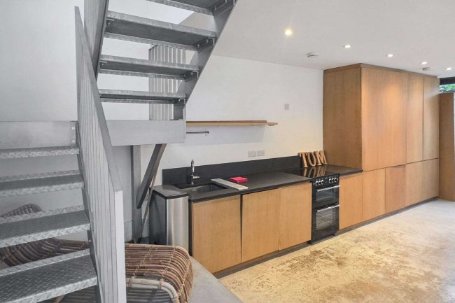 46a Rainham Road, Kensel Green, London NW10 5DG 10