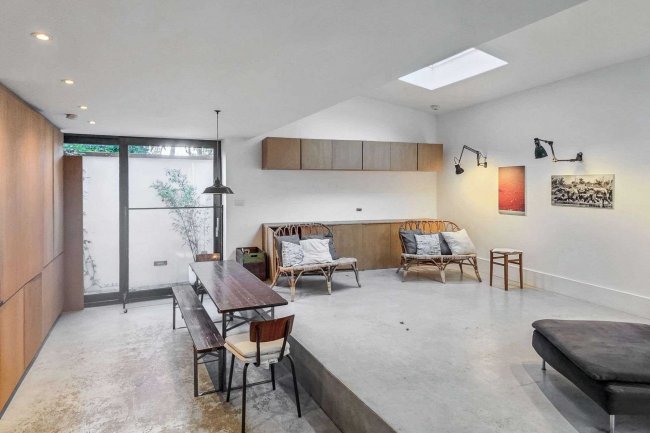 46a Rainham Road, Kensel Green, London NW10 5DG 10