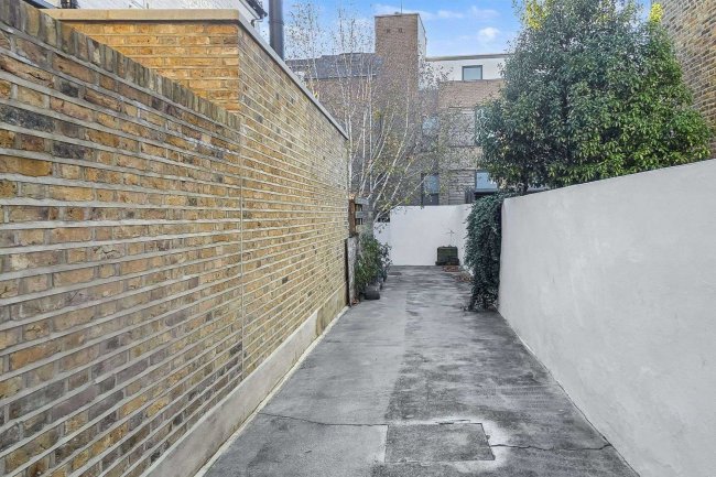 46a Rainham Road, Kensel Green, London NW10 5DG 10