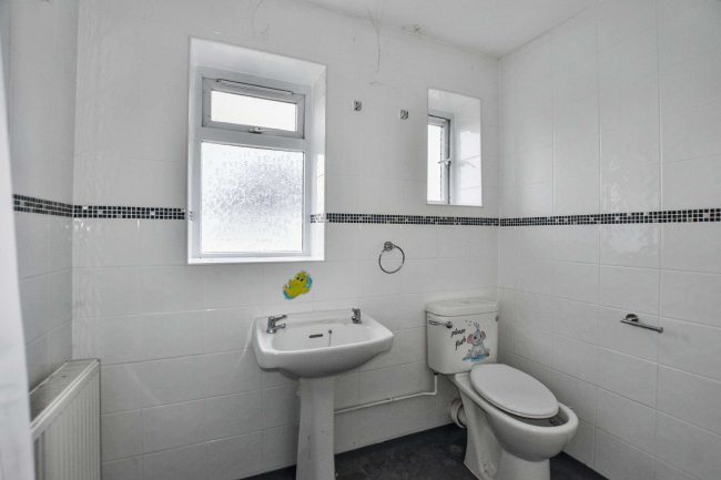 98 Riverside Road, Sidcup, DA14 4PU 5