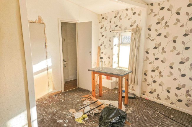 17 Bairstow Street, Blackpool, Lancashire, FY1 5BN 1