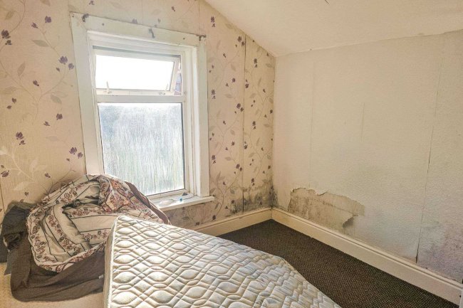 Farnborough Hotel, 13-15 Bairstow Street, Blackpool, Lancashire, FY1 5BN 10