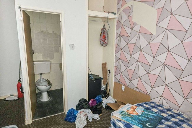 Farnborough Hotel, 13-15 Bairstow Street, Blackpool, Lancashire, FY1 5BN 10