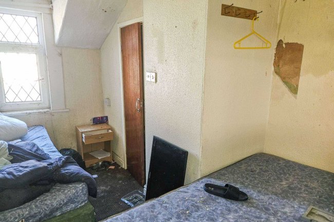 Farnborough Hotel, 13-15 Bairstow Street, Blackpool, Lancashire, FY1 5BN 10