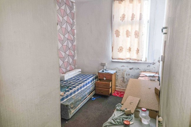 Farnborough Hotel, 13-15 Bairstow Street, Blackpool, Lancashire, FY1 5BN 10