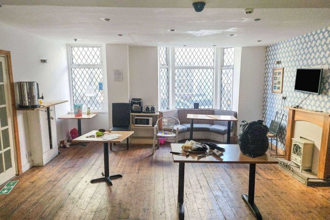 Farnborough Hotel, 13-15 Bairstow Street, Blackpool, Lancashire, FY1 5BN 10