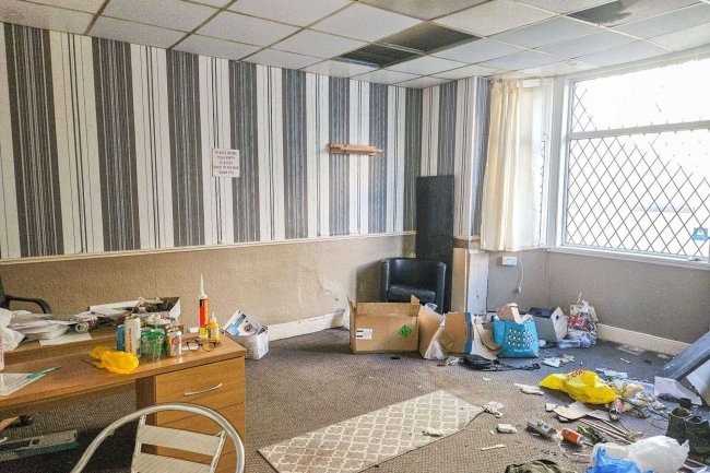 Farnborough Hotel, 13-15 Bairstow Street, Blackpool, Lancashire, FY1 5BN 10