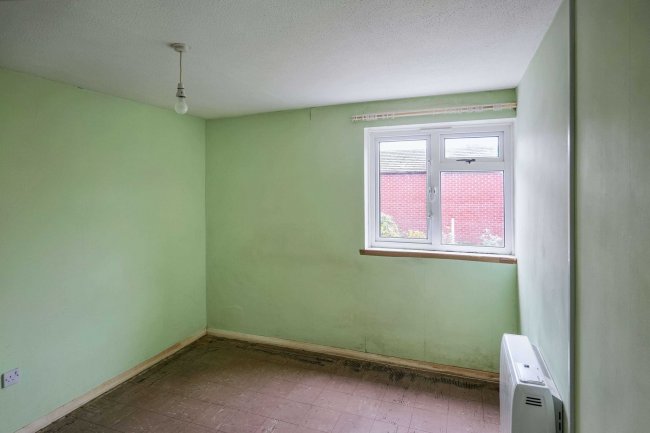 3 Ogilvie Square, Calne, Wiltshire, SN11 8NS 2