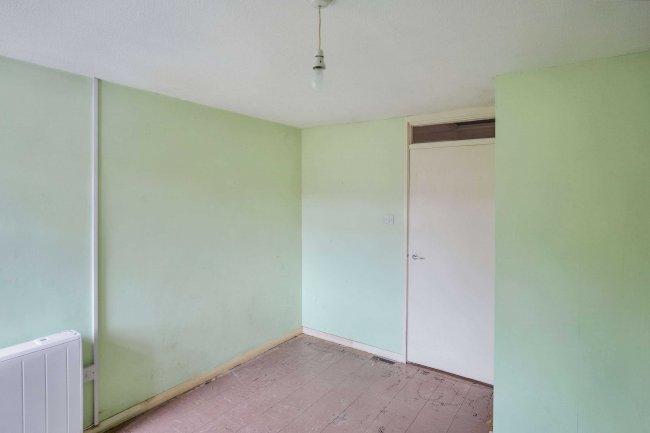 3 Ogilvie Square, Calne, Wiltshire, SN11 8NS 2