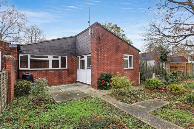 3 Ogilvie Square, Calne, Wiltshire, SN11 8NS 2