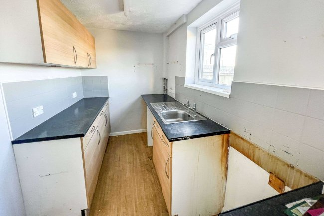 12 Hazelbury Hill, Box, Wiltshire, SN13 8LB 7