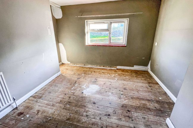 12 Hazelbury Hill, Box, Wiltshire, SN13 8LB 7