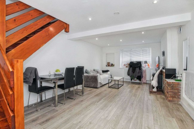 17 Chapel Lane, Harriseahead, Stoke-on-Trent ST7 4JN 34