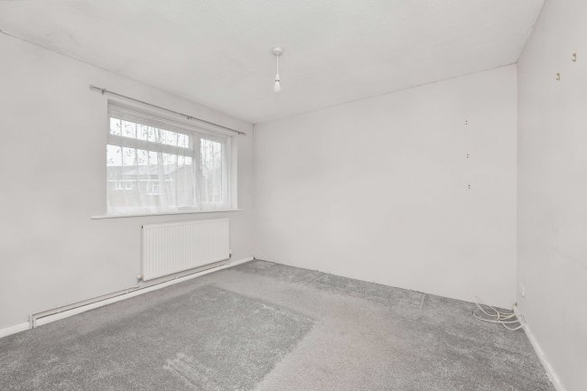 5 Milton Dene, Hemel Hempstead HP2 7PE 4