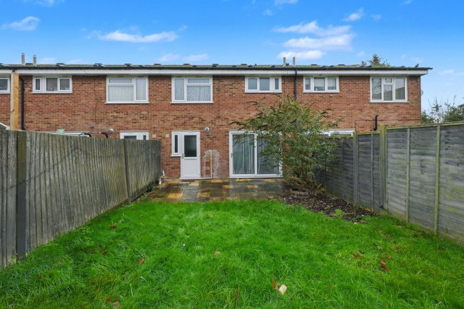 5 Milton Dene, Hemel Hempstead HP2 7PE 4