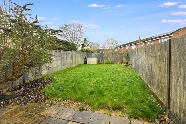 5 Milton Dene, Hemel Hempstead HP2 7PE 4