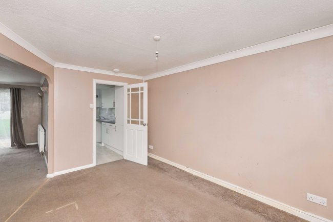 5 Milton Dene, Hemel Hempstead HP2 7PE 4