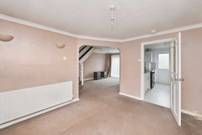 5 Milton Dene, Hemel Hempstead HP2 7PE 4