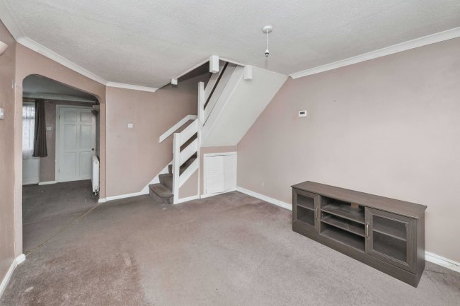 5 Milton Dene, Hemel Hempstead HP2 7PE 4