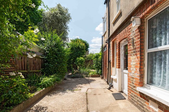 120 Kingston Road, Teddington, TW11 9JA 6