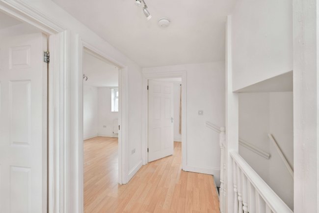 9A Fennells, Harlow, Essex, CM19 4RJ 3