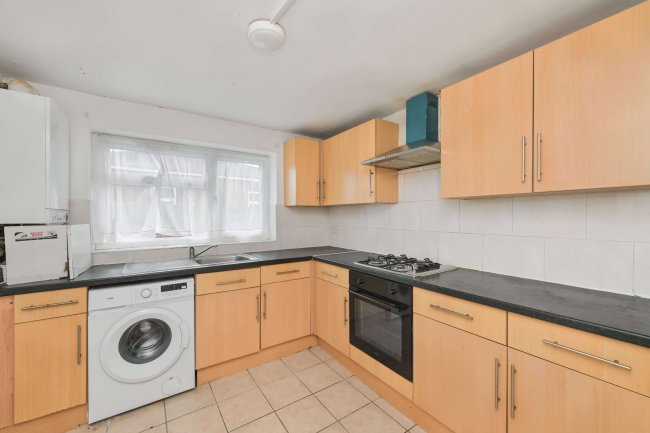9A Fennells, Harlow, Essex, CM19 4RJ 3