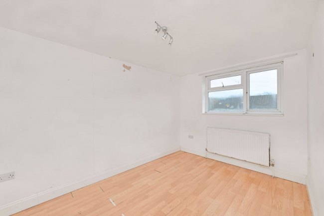 9A Fennells, Harlow, Essex, CM19 4RJ 3