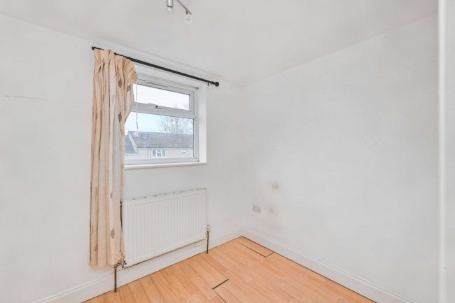 9A Fennells, Harlow, Essex, CM19 4RJ 3