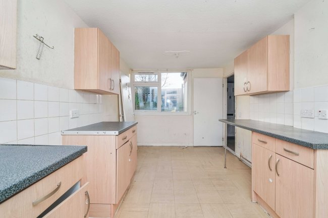 78 Leaside, Halton Brook, Runcorn, Cheshire, WA7 2NH 6