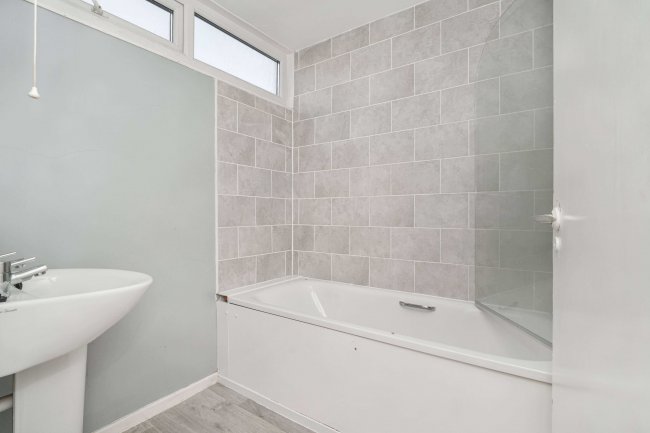 78 Leaside, Halton Brook, Runcorn, Cheshire, WA7 2NH 6