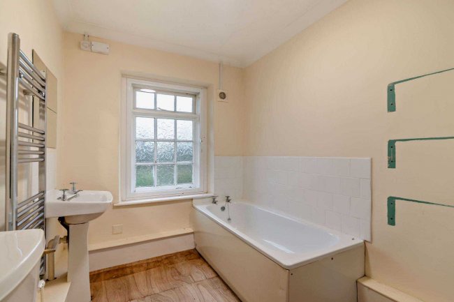 26 Pickburn Lane, Pickburn, Doncaster, DN5 7XF 8