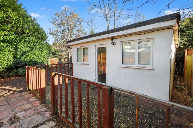 Rear Bungalow, 2 Meadow Close, Enfield, London, EN3 5PE 64