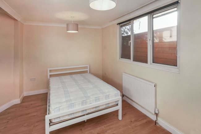 Rear Bungalow, 2 Meadow Close, Enfield, London, EN3 5PE 64