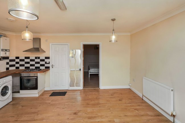 Rear Bungalow, 2 Meadow Close, Enfield, London, EN3 5PE 64