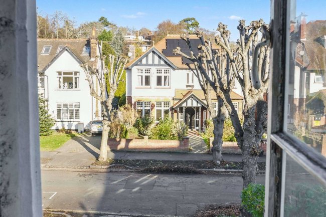 6 Birdhurst Gardens, South Croydon, Surrey, CR2 7DT 3