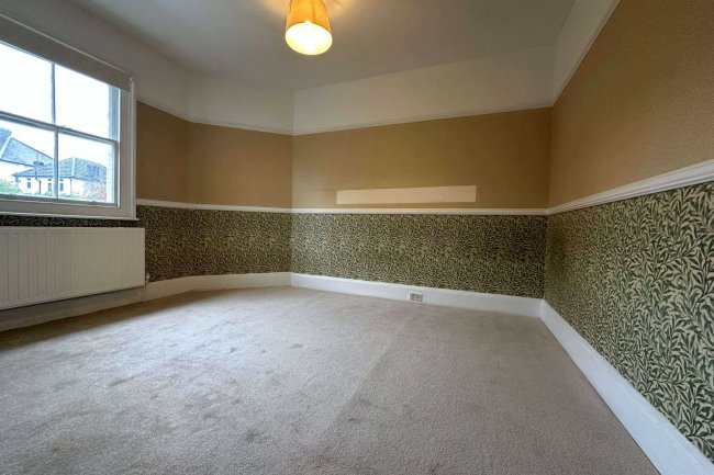 6 Birdhurst Gardens, South Croydon, Surrey, CR2 7DT 3