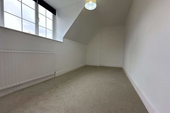 6 Birdhurst Gardens, South Croydon, Surrey, CR2 7DT 3