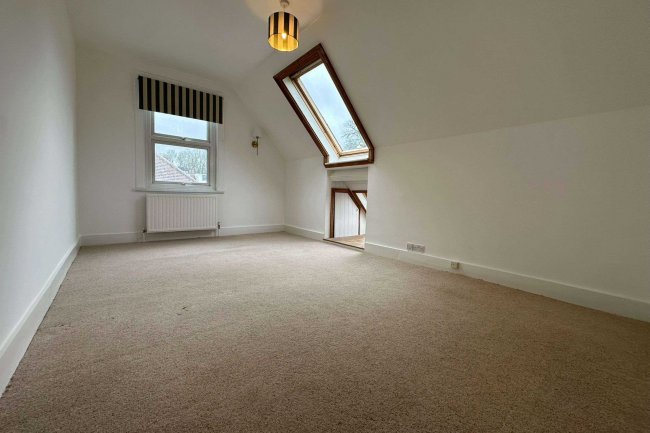 6 Birdhurst Gardens, South Croydon, Surrey, CR2 7DT 3