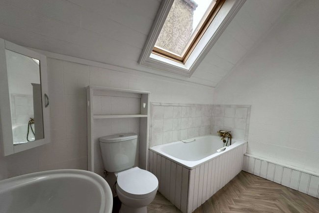 6 Birdhurst Gardens, South Croydon, Surrey, CR2 7DT 3