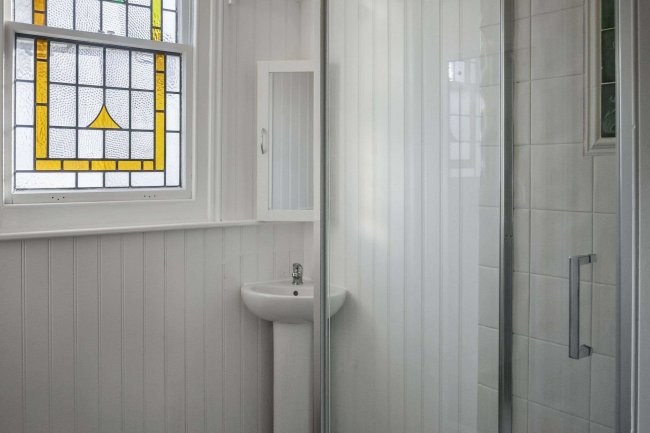 6 Birdhurst Gardens, South Croydon, Surrey, CR2 7DT 3