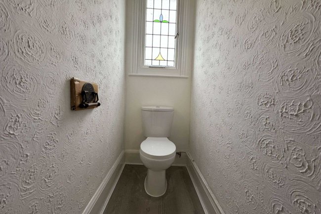 6 Birdhurst Gardens, South Croydon, Surrey, CR2 7DT 3